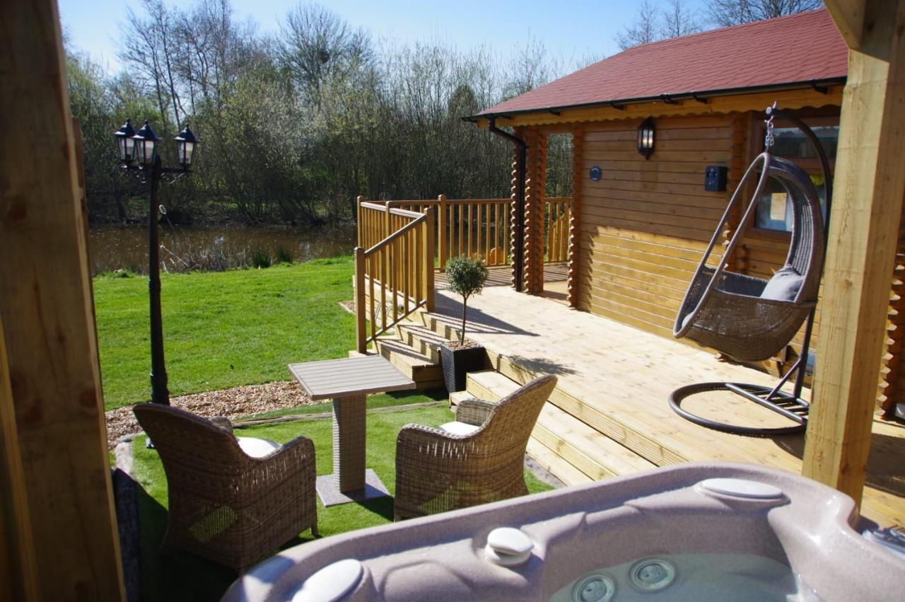 Balmoral Studio Lodge Ellesmere Exterior photo