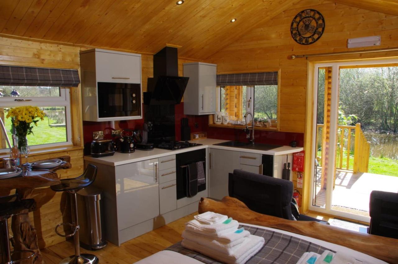 Balmoral Studio Lodge Ellesmere Exterior photo